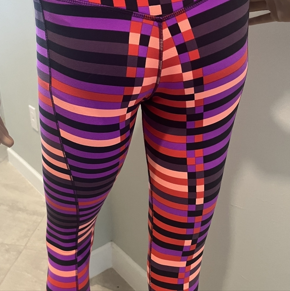 Nike Dry Fit Tight Training Pants in Mulit Colorblock Wicking Fabric. Si… - Picture 7 of 16